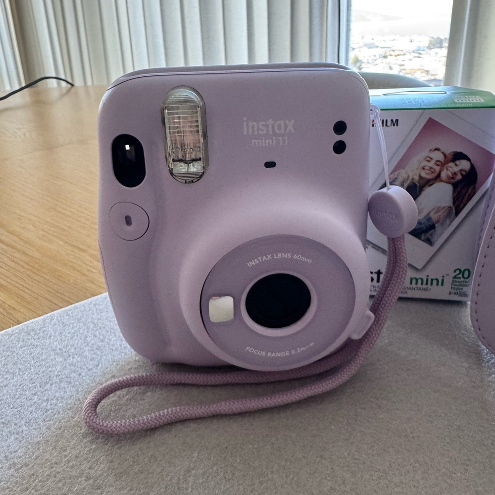 Instax Mini 11 Instant Camera - Lavender like new never left apartment
